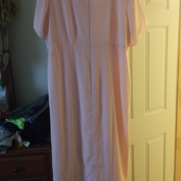 Peach dress - Picture 2 of 4